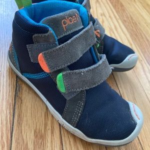 PLAE little kid size 11.5 Max style high top